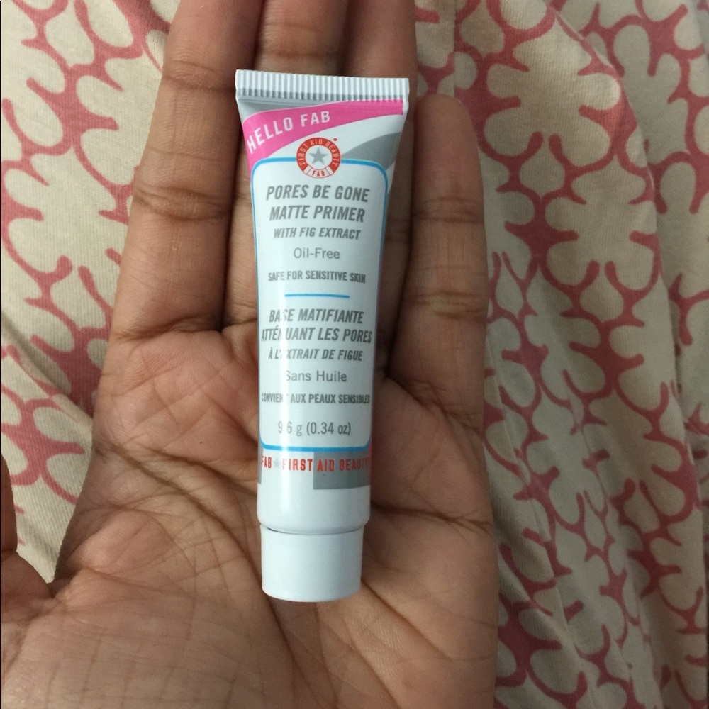 First aid beauty pore be gone primer